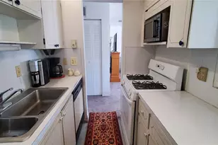 5925 Terrace Park Dr N, Saint Petersburg, FL 33709 - Photo 11