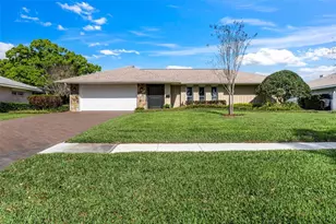 511 Riviera Bay Dr NE, Saint Petersburg, FL 33702 - Photo 1