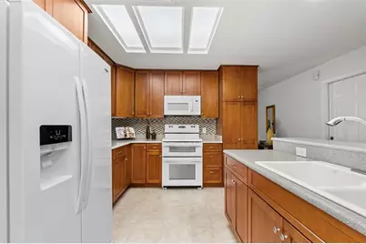 511 Riviera Bay Drive NE, Saint Petersburg, FL 33702 - Photo 11