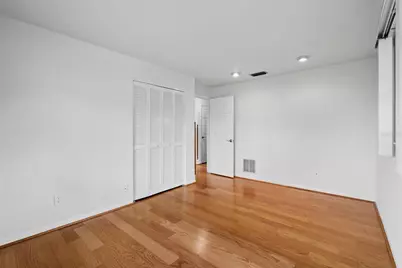 511 Riviera Bay Drive NE, Saint Petersburg, FL 33702 - Photo 33