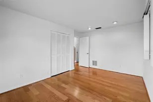 511 Riviera Bay Dr NE, Saint Petersburg, FL 33702 - Photo 33