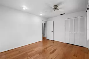 511 Riviera Bay Dr NE, Saint Petersburg, FL 33702 - Photo 33