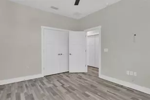 1237 Savona Dr NE, Saint Petersburg, FL 33702 - Photo 21