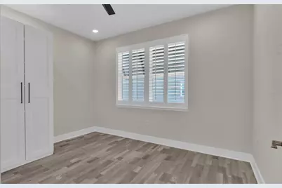 1237 Savona Drive NE, Saint Petersburg, FL 33702 - Photo 13