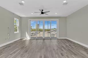 1237 Savona Dr NE, Saint Petersburg, FL 33702 - Photo 25