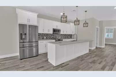 1237 Savona Drive NE, Saint Petersburg, FL 33702 - Photo 7