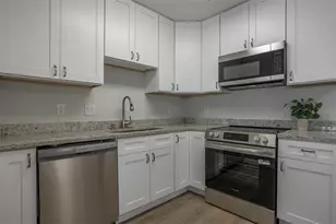 711 Bayshore Dr, Tarpon Springs, FL 34689 - Photo 17