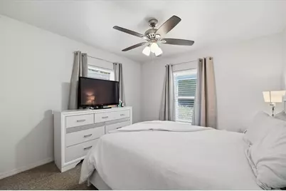 1827 48th Street S, Saint Petersburg, FL 33711 - Photo 13