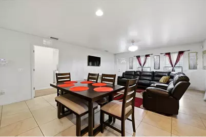 1827 48th Street S, Saint Petersburg, FL 33711 - Photo 9