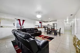 1827 48th St S, Saint Petersburg, FL 33711 - Photo 5