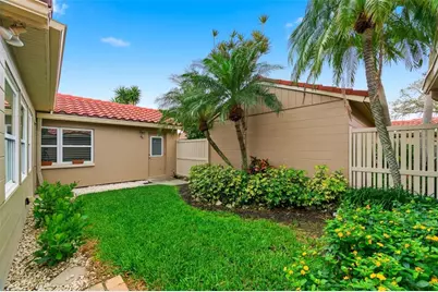 526 St Tropez Circle NE, Saint Petersburg, FL 33703 - Photo 33