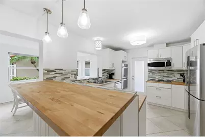 526 St Tropez Circle NE, Saint Petersburg, FL 33703 - Photo 11