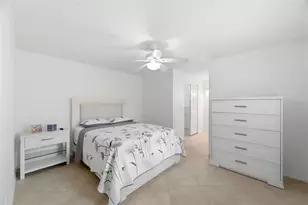 526 St Tropez Cir NE, Saint Petersburg, FL 33703 - Photo 19