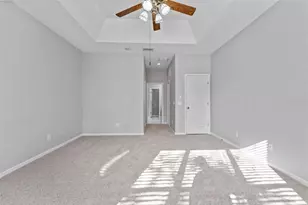 1625 Grand Heritage Blvd, Valrico, FL 33594 - Photo 17