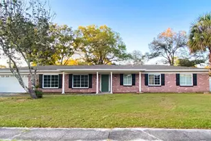 706 S Pearl Circle, Brandon, FL 33510 - Photo 1