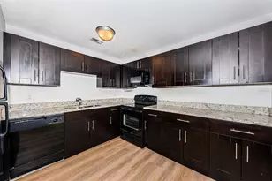 5052 Starfish Dr SE, Saint Petersburg, FL 33705 - Photo 3