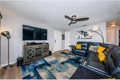 5052 Starfish Drive SE #D, Saint Petersburg, FL 33705 - Photo 9