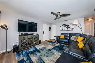 5052 Starfish Dr SE, Saint Petersburg, FL 33705 - Photo 9