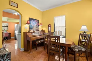 2339 W Walnut St, Tampa, FL 33607 - Photo 11