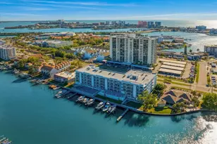 125 Island Way, Clearwater Beach, FL 33767 - Photo 3