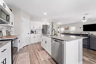 34316 Verbena St, Wesley Chapel, FL 33545 - Photo 3