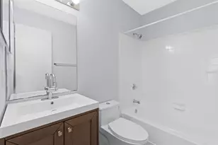 8609 Mallard Reserve Dr, Tampa, FL 33614 - Photo 9