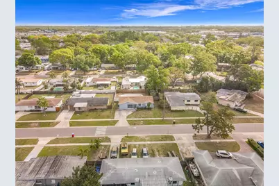 15525 Bedford Circle E, Clearwater, FL 33764 - Photo 5