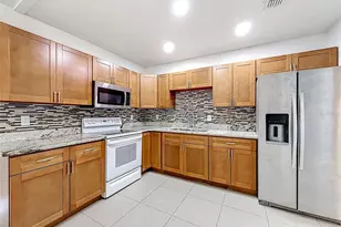 15525 Bedford Cir E, Clearwater, FL 33764 - Photo 11