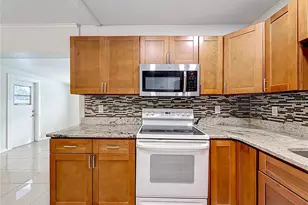 15525 Bedford Cir E, Clearwater, FL 33764 - Photo 13