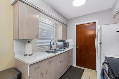 10911 Freedom Boulevard, Seminole, FL 33772 - Photo 19