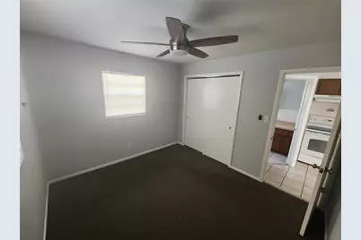 906 E 108th Avenue, Tampa, FL 33612 - Photo 9