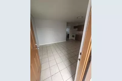 906 E 108th Avenue, Tampa, FL 33612 - Photo 3
