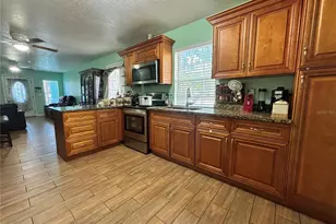2715 Bel Aire Cir, Tampa, FL 33614 - Photo 7