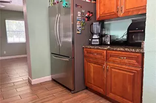 2715 Bel Aire Cir, Tampa, FL 33614 - Photo 9