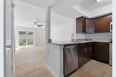 14011 Notreville Way, Tampa, FL 33624 - Photo 9