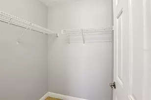 300 Valencia Cir, Saint Petersburg, FL 33716 - Photo 31