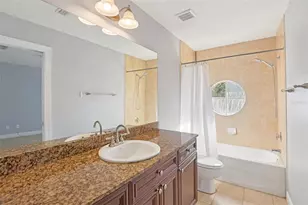 300 Valencia Cir, Saint Petersburg, FL 33716 - Photo 27