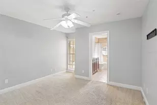 300 Valencia Cir, Saint Petersburg, FL 33716 - Photo 25