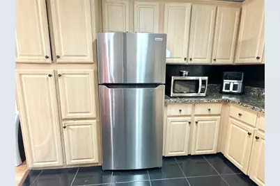 6907 Americana Drive NE #101, Saint Petersburg, FL 33702 - Photo 5