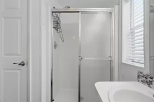 6907 Americana Dr NE, Saint Petersburg, FL 33702 - Photo 25