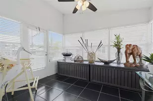 6907 Americana Dr NE, Saint Petersburg, FL 33702 - Photo 17