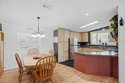 6907 Americana Drive NE #101, Saint Petersburg, FL 33702 - Photo 5