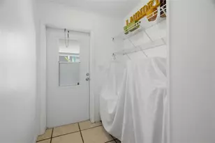 6907 Americana Dr NE, Saint Petersburg, FL 33702 - Photo 27