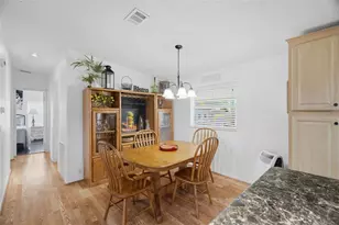 6907 Americana Dr NE, Saint Petersburg, FL 33702 - Photo 7