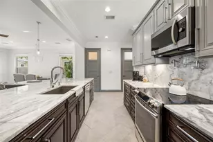 237 7th Ave N, Saint Petersburg, FL 33701 - Photo 5