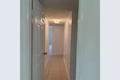 7522 Gallineta Court #7522, Tampa, FL 33615 - Photo 3