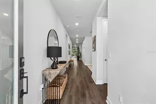 4911 Lakeshore Oaks Ct, Tampa, FL 33624 - Photo 7