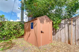 1611 28th St S, Saint Petersburg, FL 33712 - Photo 25