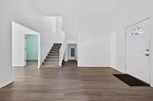 105 W Columbus Dr, Tampa, FL 33602 - Photo 5