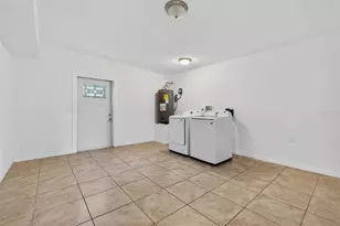 105 W Columbus Dr, Tampa, FL 33602 - Photo 13